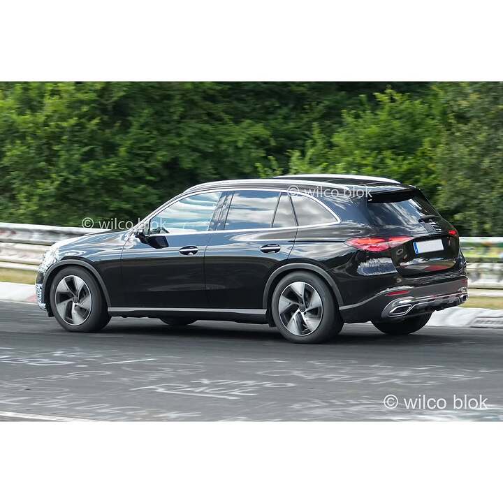 Mercedes GLC facelift spied testing at the Nürburgring!#Mercedes #glc #mopf #Erlkönig #nürburgr (2)