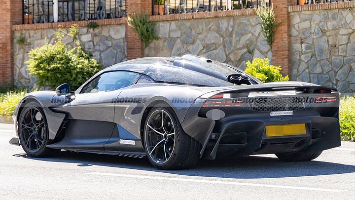 aston-martin-valhalla-2027-fotos-newcarscoops-2026113927-177764938712