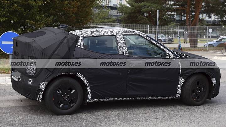 Primeras fotos espía del Hyundai IONIQ 2, el eléctrico que hará temblar al Volkswagen ID.2 18