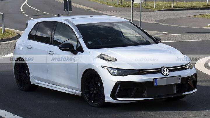 volkswagen-golf-r-350-2026-fotos-espia-2025109745-1756194127_13