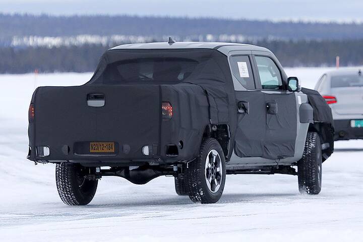 kia-tasman-spy-010