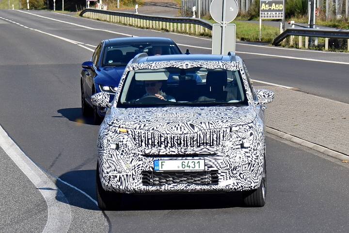 2025-skoda-kylaq-spied-one-last-time-before-november-6-debut_25