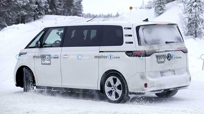 2024-volkswagen-id.-buzz-lwb-spy-photo (9)