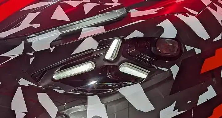 imgi_10_zoom-future-mercedes-amg-gt-coupé-4-portes