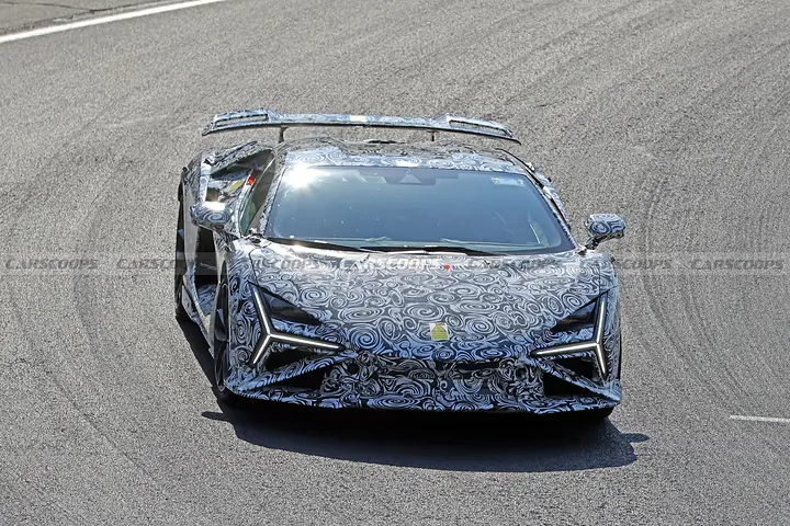Lamborghini-Revuelto-SV-newcarscoops-3-2048x1366