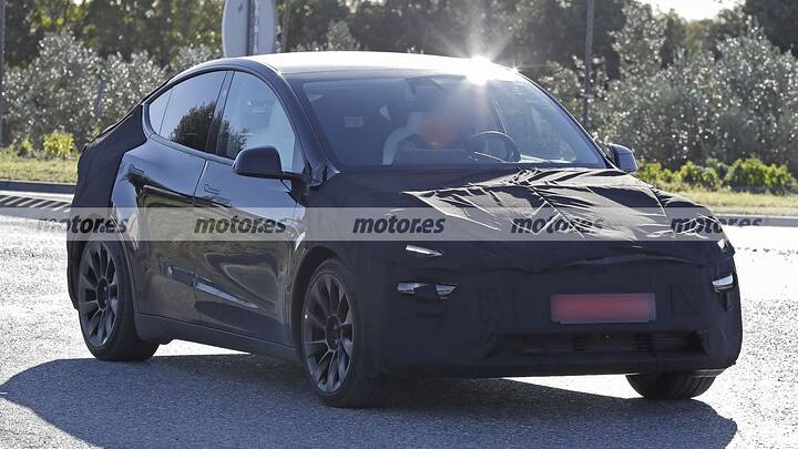 tesla-model-y-juniper-2026-fotos-espia-2025105983-1735817932_3