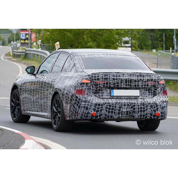 Next-gen BMW 3 Series caught - newcarscoops - 3ffd
