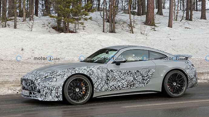 2024-mercedes-amg-gt-s-e-performance-side-view-spy-photo (1)