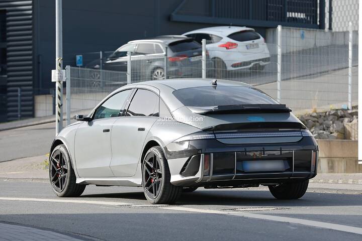 2025-hyundai-ioniq-6-n-spied-for-the-first-time-close-to-its-natural-habitat_14