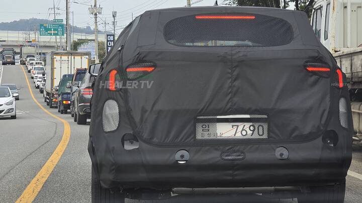 2025 Kia Sportage Snow White_1