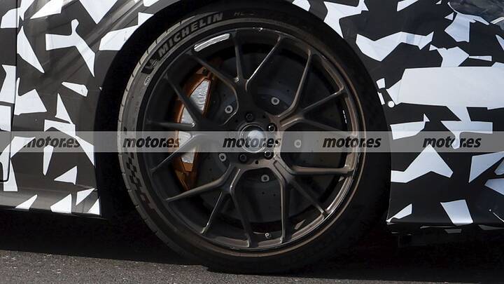 mercedes-amg-gt-berlina-2026-fotos-espia-2025109703-1755853084_9