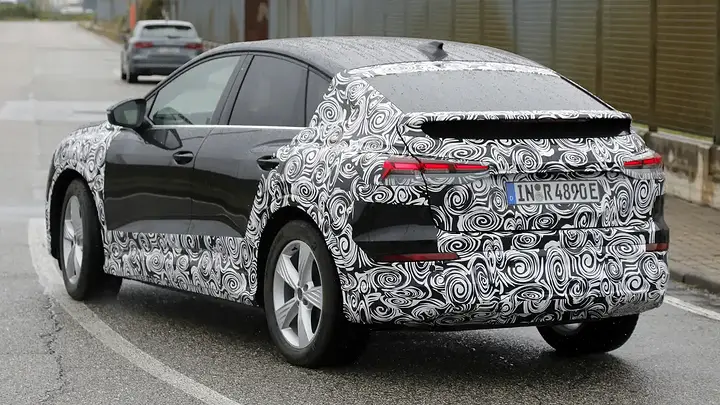 Audi Q4 e-tron facelift spy shots-4