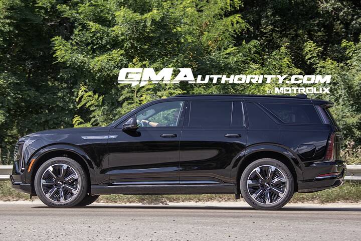 cadillac-escalade-iql-sport-first-photos-august-2024-exterior-005-side