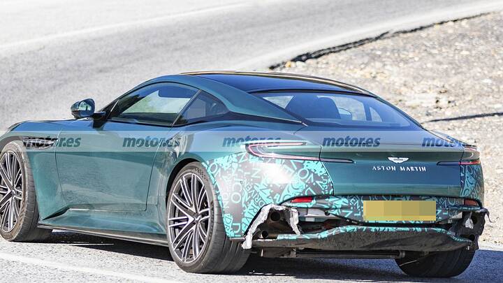 Cazado el próximo DB12 AMR en pruebas, esta mula de Aston Martin deja claro que habrá más de 700 CV 15