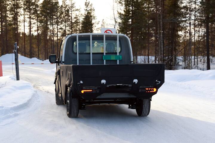 2026-Kia-PV5-cab-chassis-flatbed-13