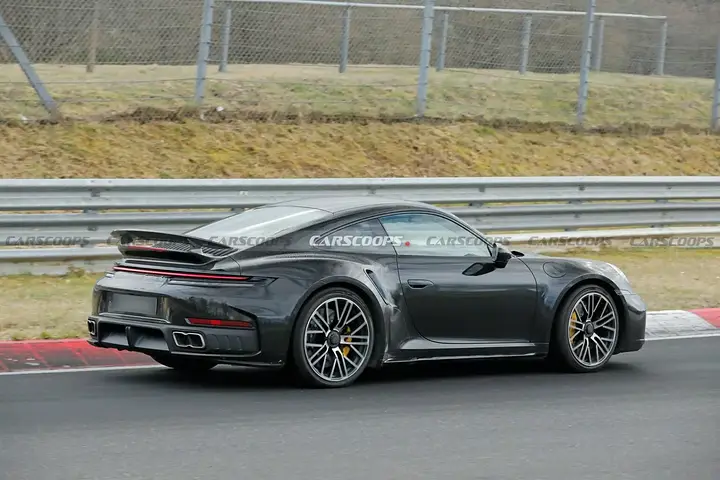 2026-Porsche-911-Turbo-S-324-6-1536x1025