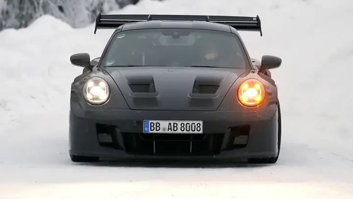 Porsche 911 GT3 RS facelift 992 Jan 26-newcarscoops-2