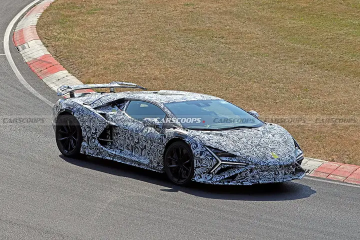 Lamborghini-Revuelto-SV-newcarscoops-6-2048x1366