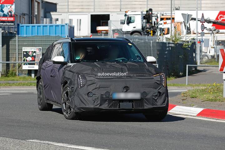 imgi_60_kias-baby-ev-hits-the-nurburgring-in-sporty-guise_17