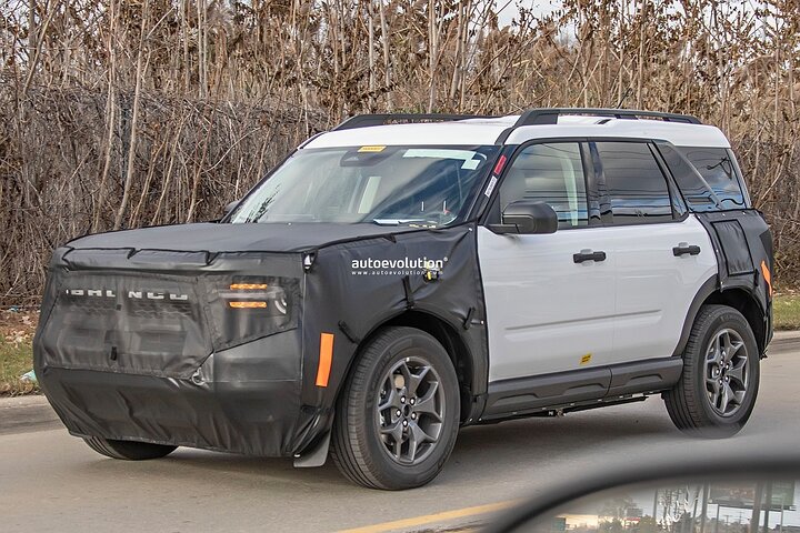 2025-ford-bronco-sport-prototypes-flaunt-huge-touchscreen-360-degree-camera-system_3