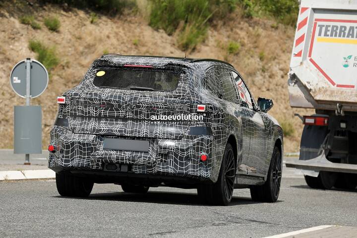 spy-photos-2028-bmw-ix5-m-ev-hits-the-nurburgring-nordschleife_21