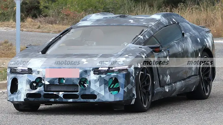 aston-martin-lagonda-electrico-2030-fotos-espia-2025111576-1765644183_13