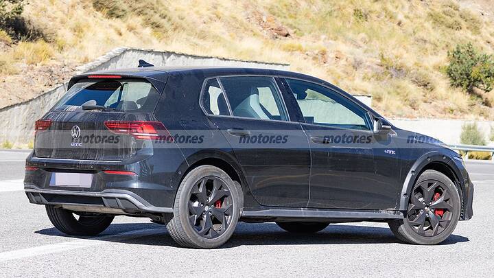 volkswagen-golf-9-fotos-espia-2025109936-1757067525_10