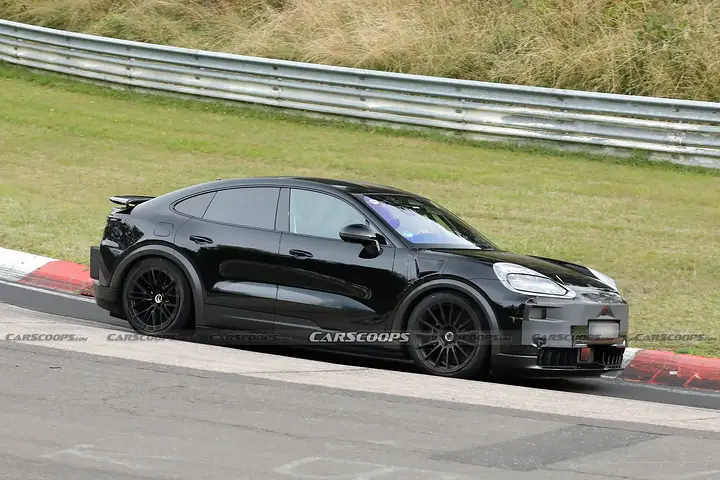 Porsche-Cayenne-Electric-Turbo-GT-14