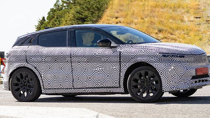 Cazado el nuevo Renault Megane que llega en 2026, su renovado diseño comienza a descubrirse 10