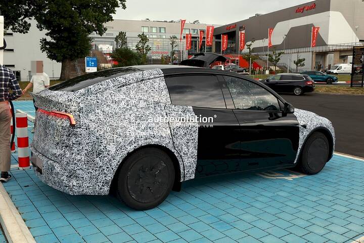imgi_53_2026-tesla-model-y-l-caught-testing-on-the-nurburgring-european-model-confirmed_5