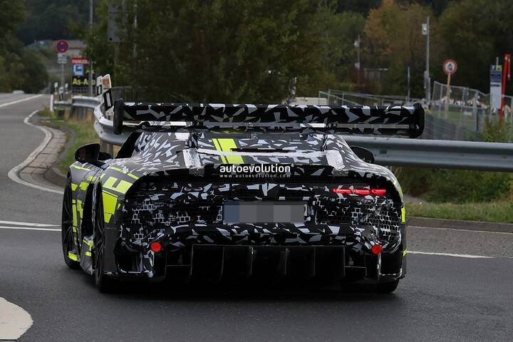 mercedes-amgs-new-gt-black-series-looks-like-a-track-monster-in-fresh-scoops_15