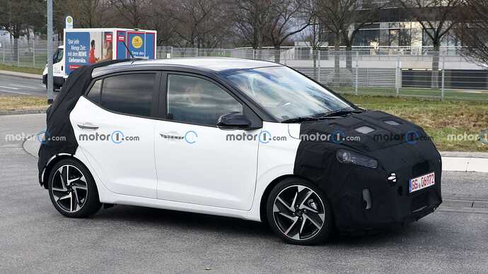 2024-hyundai-i10-side-view-spy-photo (1)