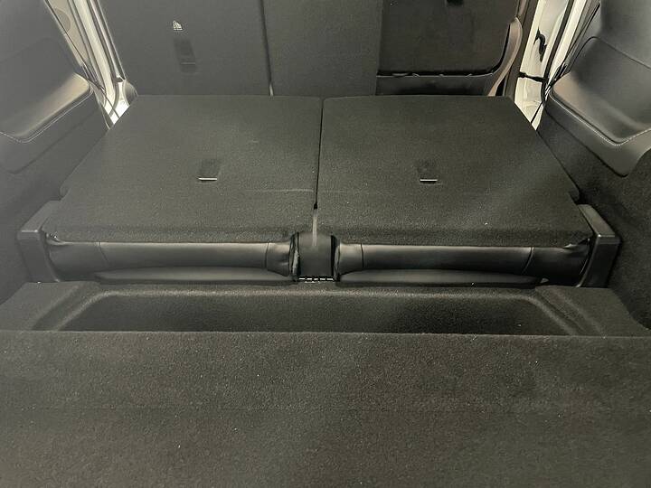 Tesla Model Y L third-row seatsimgi_112_model-y-3rd-row