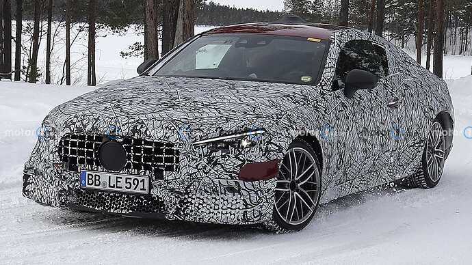 new-mercedes-amg-cle63-coupe-spy-photos (3)