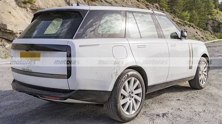 El Range Rover 2026 ya deja ver su interior, estrena una sorpresa tecnológica que nadie esperaba 7
