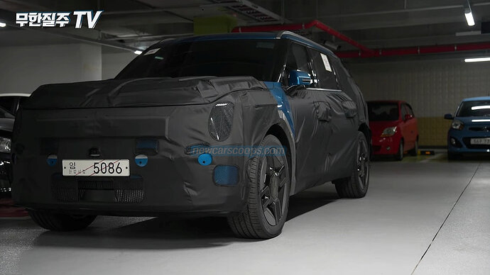 2023_Kia_EV9_Spyshot_Newcarscoops.com_13