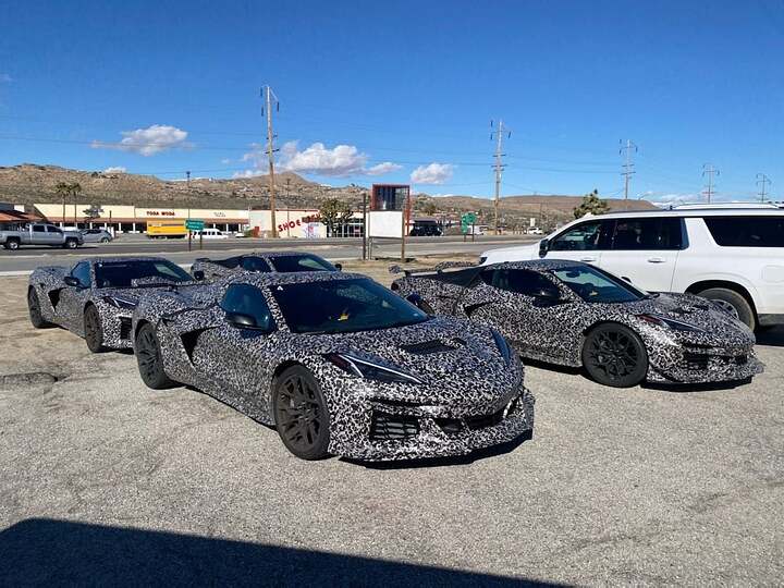 c8-corvette-zr1-prototypes-spied-testing-with-multiple-rear-wing-designs_1