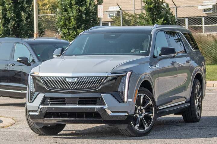 CadillacEscaladeIQLspyphotofront