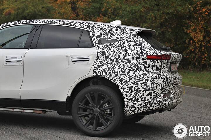 Toyota Harrier 2027 Mule