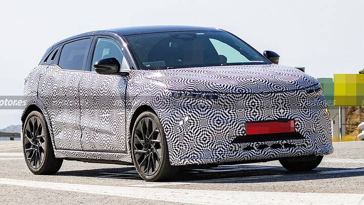 Cazado el nuevo Renault Megane que llega en 2026, su renovado diseño comienza a descubrirse 2