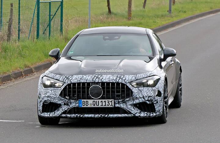 2025-mercedes-amg-cle-63-spied-it-s-a-c-63-dressed-in-different-attire_2