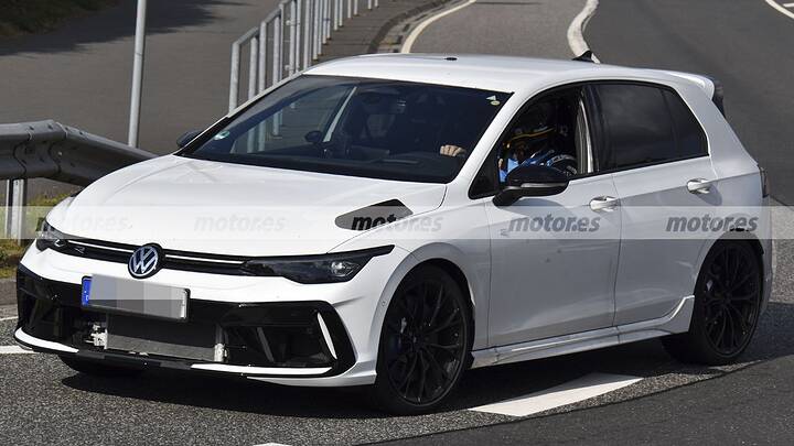 volkswagen-golf-r-350-2026-fotos-espia-2025109745-1756194125_9