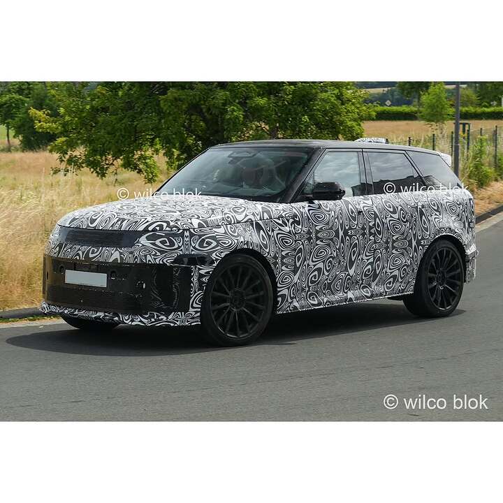 Range Rover Sport SV facelift spied near the Nürburgring #rangerover #rangeroversport #SV #face