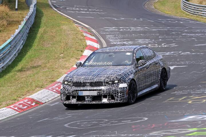 spy-photos-2027-bmw-m5-neue-klasse-prototype-rocking-the-nuerburgring-reveals-all-we-need-to-know_2
