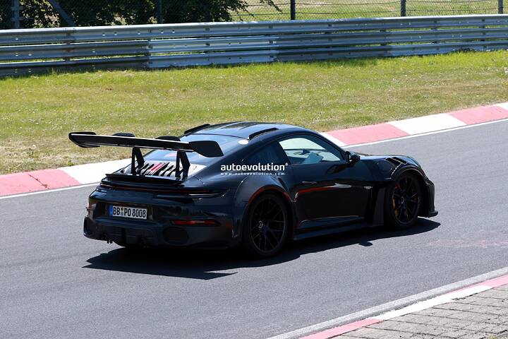 imgi_46_porsches-new-911-gt2-rs-spied-time-to-dump-that-gt3-rs_9