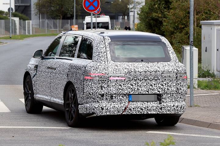 imgi_66_2027-genesis-gv90-spied-with-purportedly-optional-coach-doors-open_20