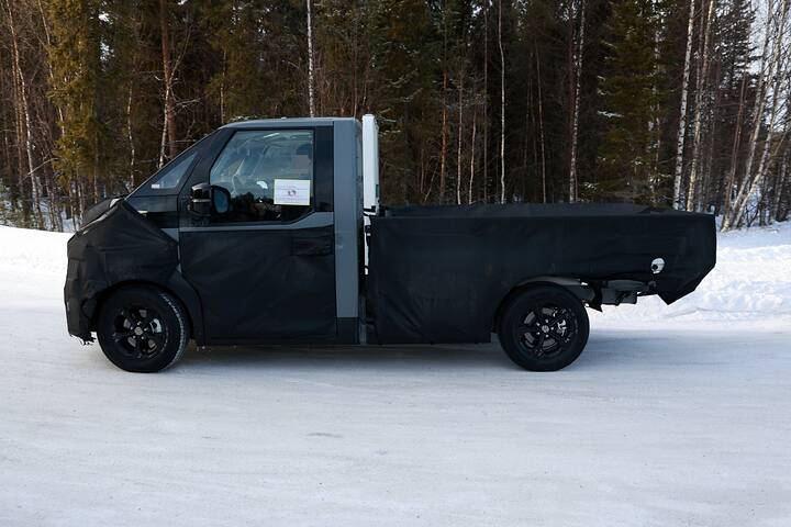 2026-Kia-PV5-cab-chassis-flatbed-11