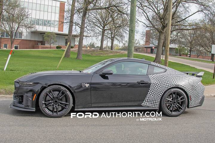 2026-Ford-Mustang-Shelby-GT500-S650-Prototype-Spy-Shots-April-2025-Exterior-004