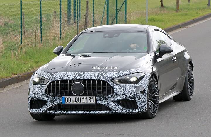 2025-mercedes-amg-cle-63-spied-it-s-a-c-63-dressed-in-different-attire_3