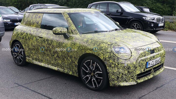 new-mini-john-cooper-works-ev-spy-photos (3)
